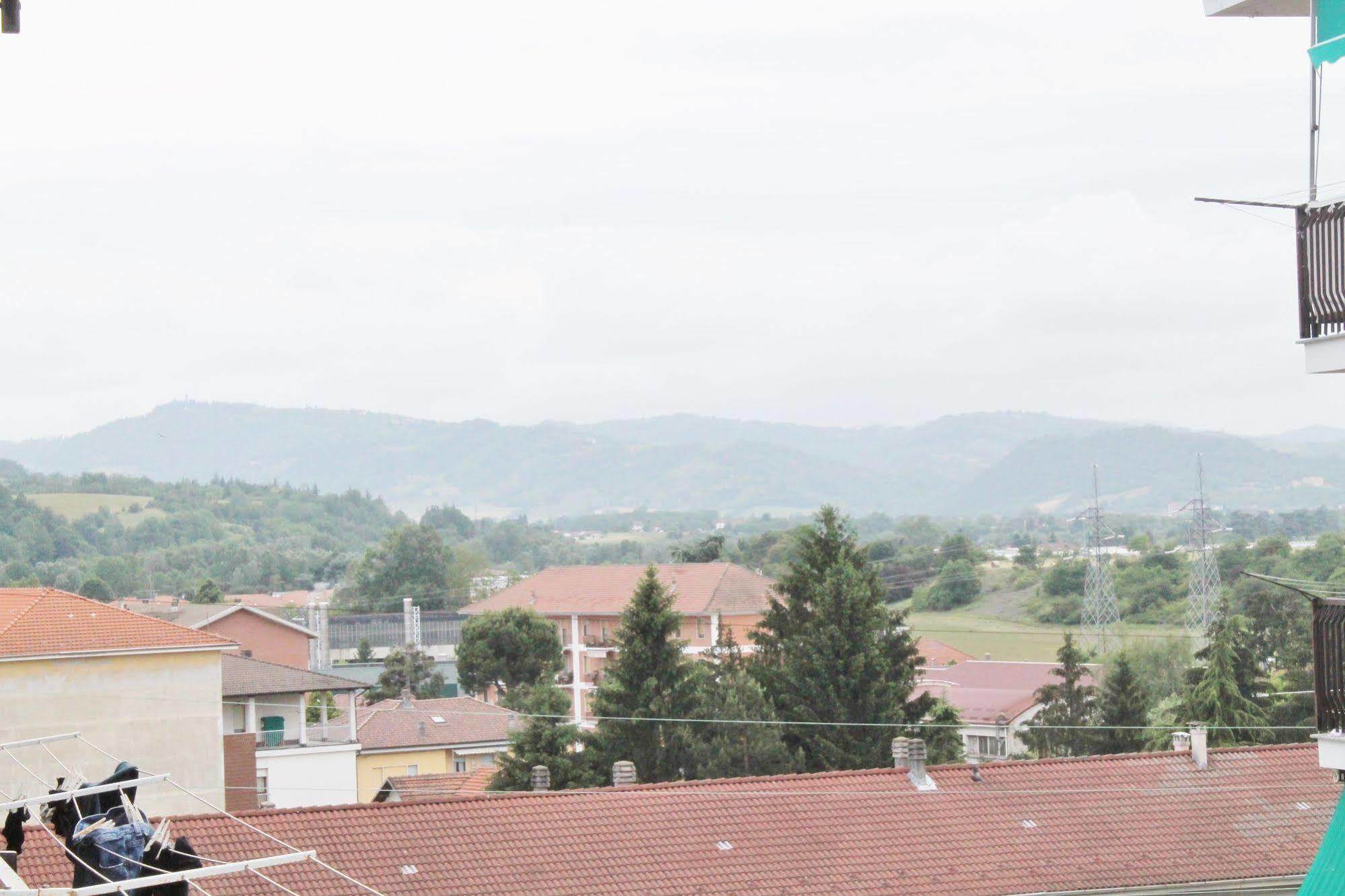 Appartamento Lella Con Meravigliosa Vista Vicino Alle Terme Акуи Терме Екстериор снимка