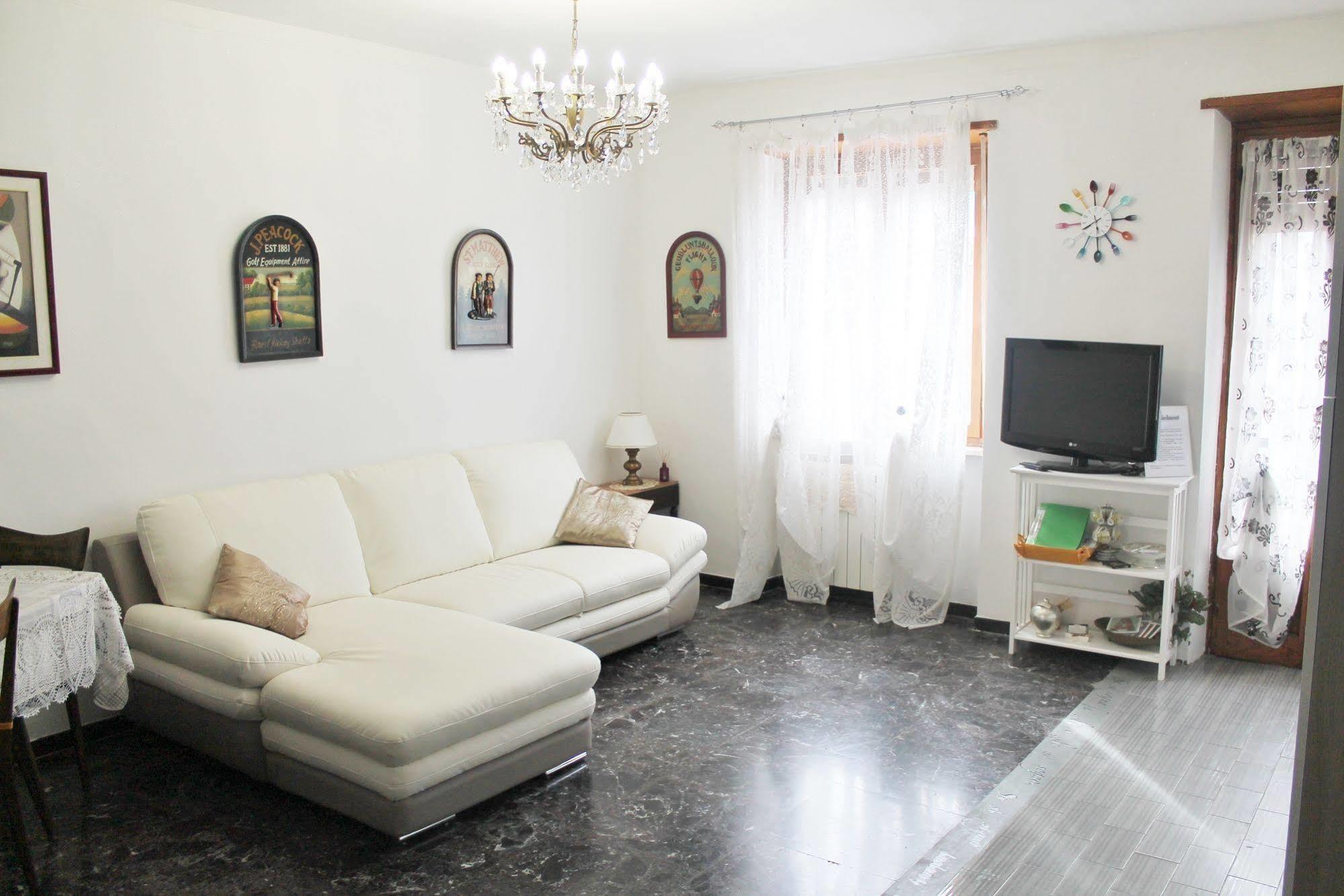 Appartamento Lella Con Meravigliosa Vista Vicino Alle Terme Акуи Терме Екстериор снимка
